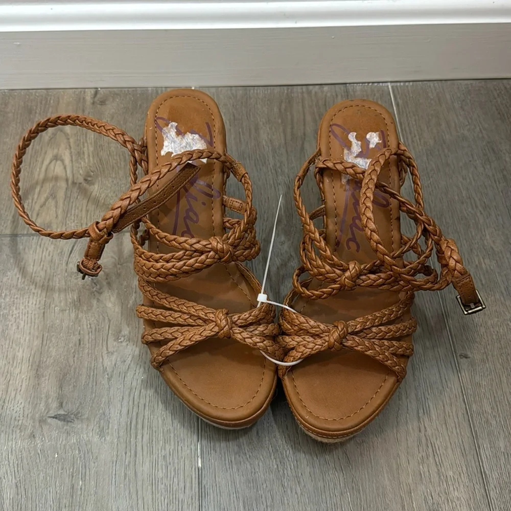 NEW! Zodiac Shana Espadrille Wedge Sandals - Size 8M ✈️